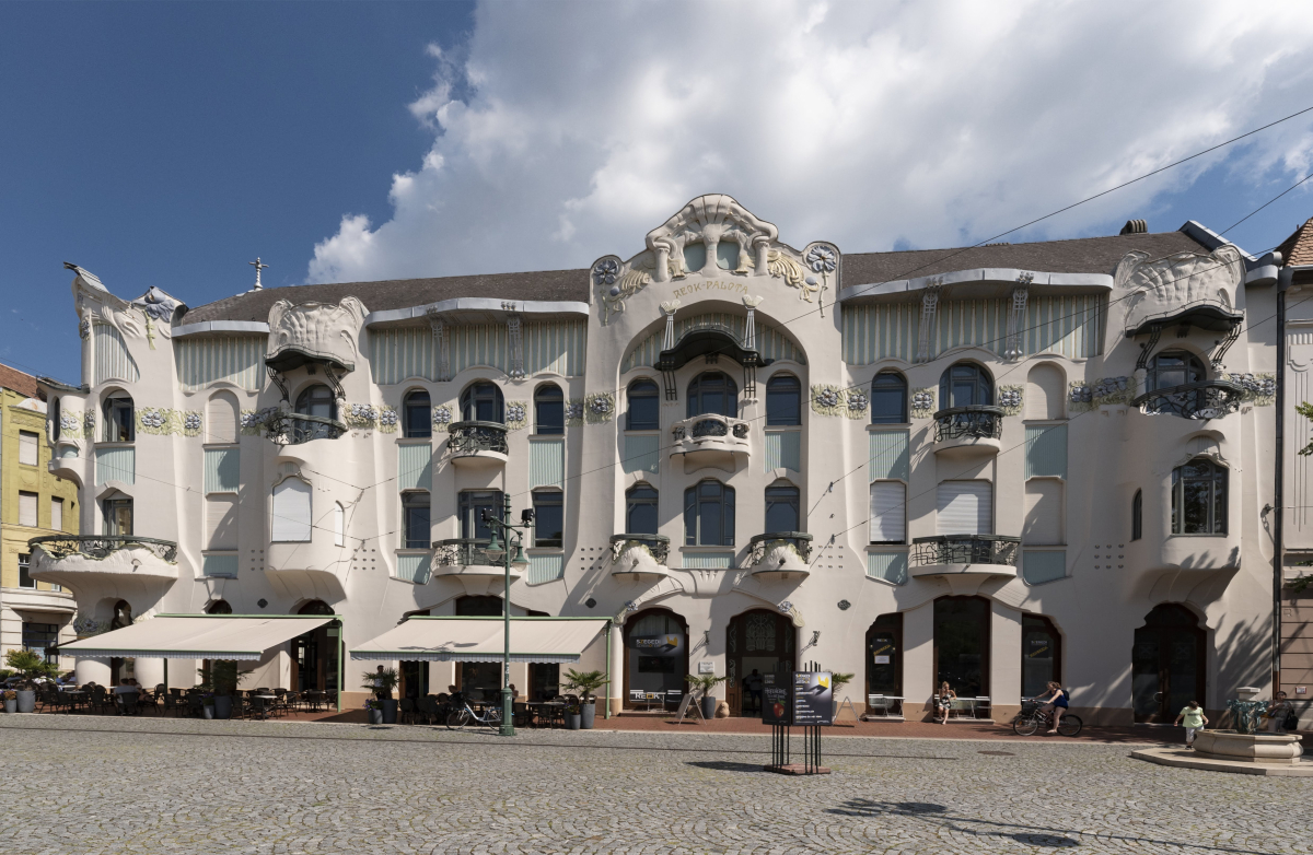 A XXI. T&aacute;blak&eacute;pfest&eacute;szeti Bienn&aacute;l&eacute;ra bev&aacute;logatott alkot&aacute;sok